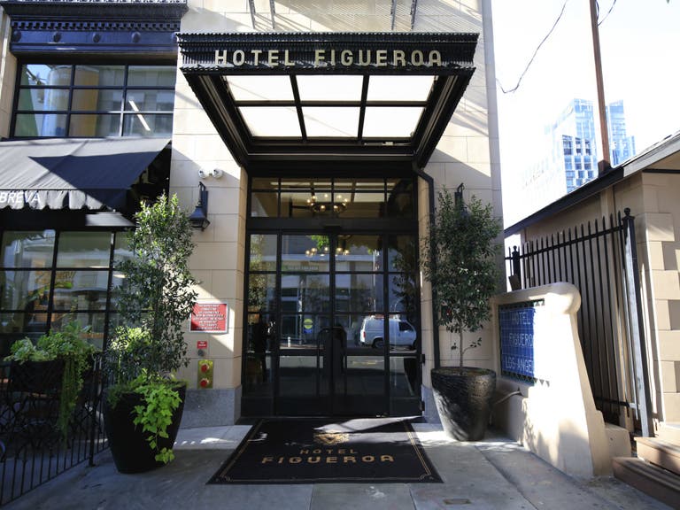 Entrance Hotel Figueroa